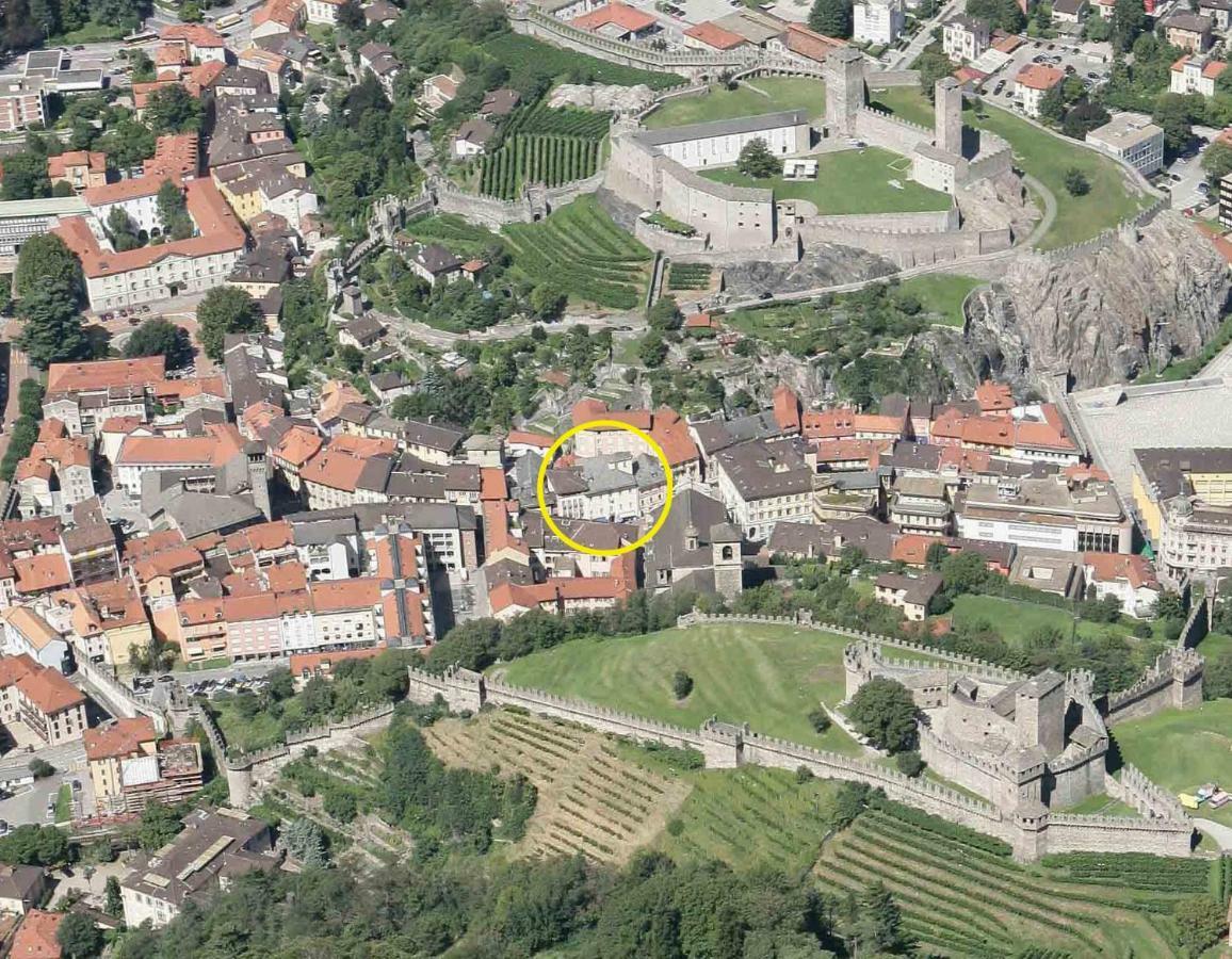 Bellinzona Piazza Collegiata Exterior foto